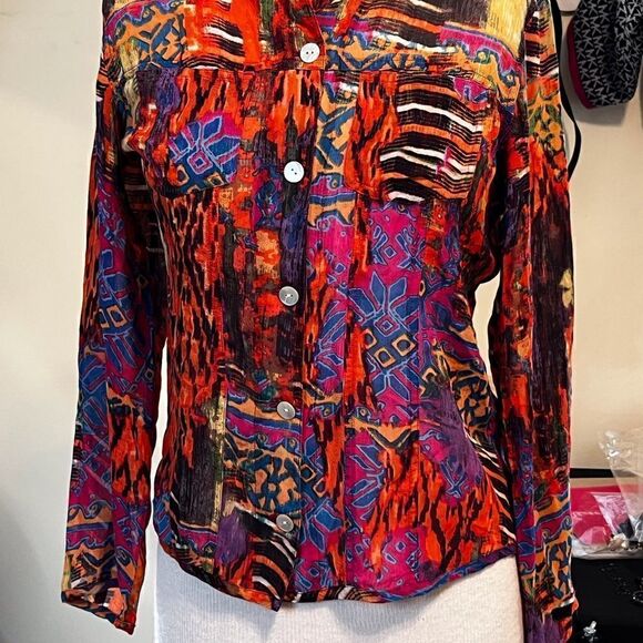 Chicos  ||  multi colored. 100% silk blouse - Picture 2 of 11